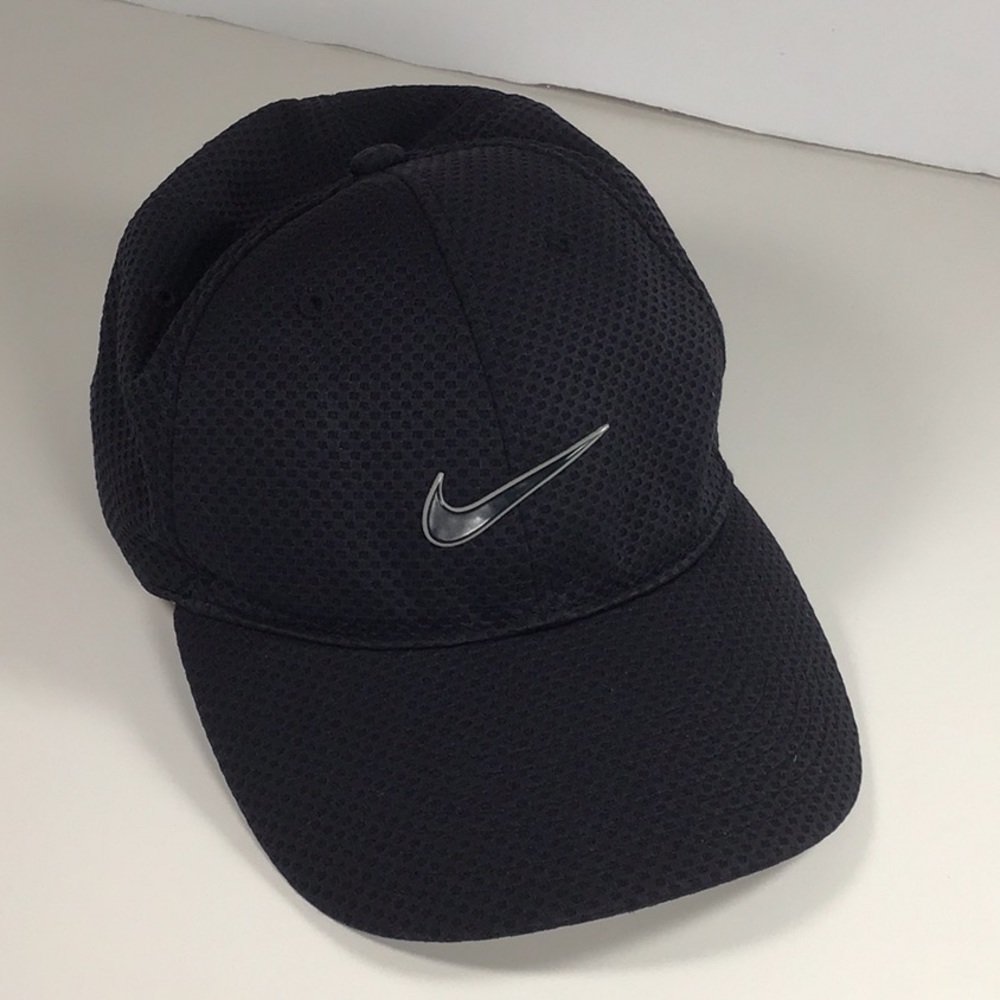 Nike Dri Fit Legacy 91 Swoosh Adjustable Black Baseball Hat Excellent
